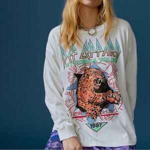 NWOT Daydreamer 1987 Hysteria Tour Long Sleeve